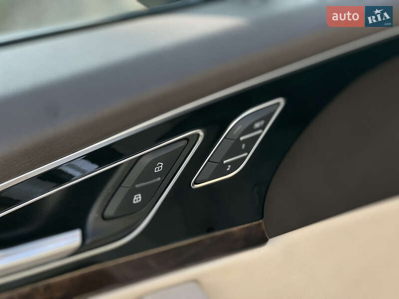 Внедорожник / Кроссовер Audi Q7 2017 в Стрые