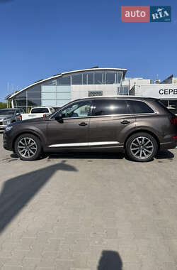 Внедорожник / Кроссовер Audi Q7 2016 в 