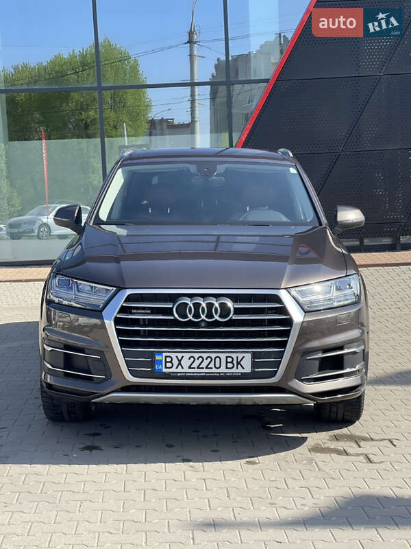 Внедорожник / Кроссовер Audi Q7 2016 в Хмельницком