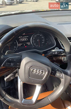 Внедорожник / Кроссовер Audi Q7 2016 в 