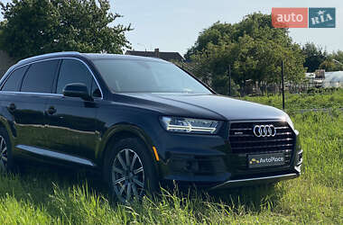 Внедорожник / Кроссовер Audi Q7 2017 в 