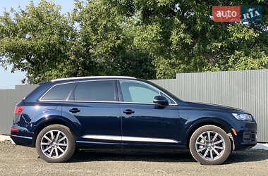 Внедорожник / Кроссовер Audi Q7 2017 в 