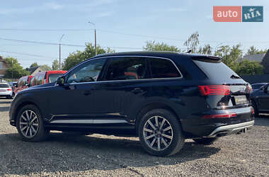 Внедорожник / Кроссовер Audi Q7 2017 в 