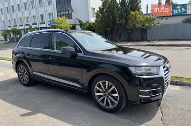Внедорожник / Кроссовер Audi Q7 2017 в 
