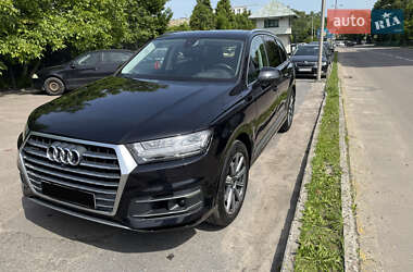 Внедорожник / Кроссовер Audi Q7 2017 в 