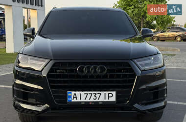 Внедорожник / Кроссовер Audi Q7 2015 в 