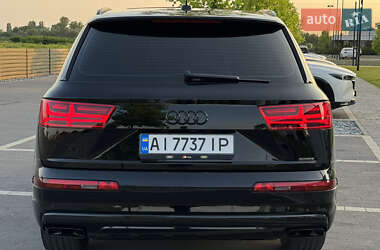 Внедорожник / Кроссовер Audi Q7 2015 в 