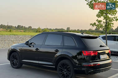 Внедорожник / Кроссовер Audi Q7 2015 в 