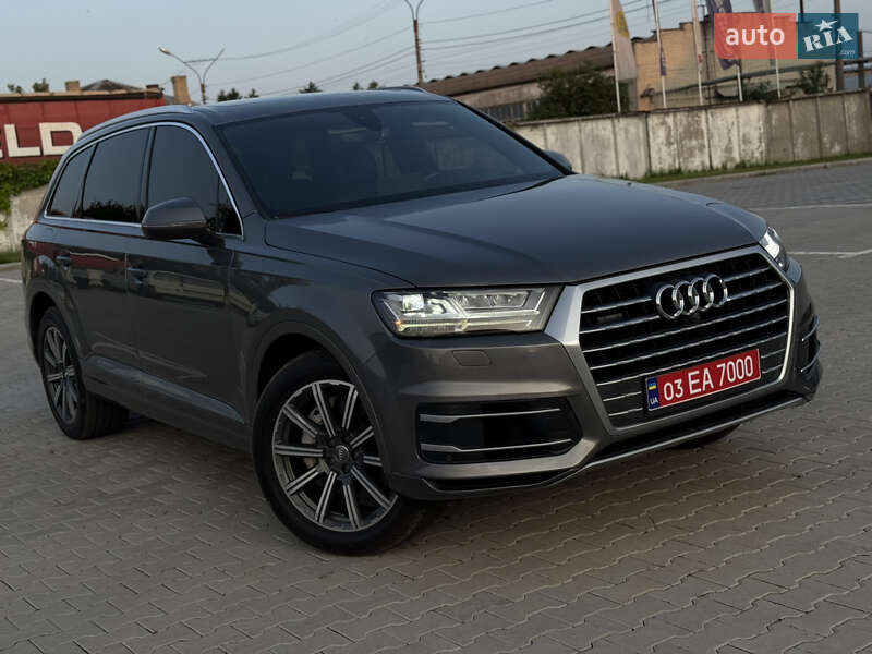 Внедорожник / Кроссовер Audi Q7 2017 в Нововолынске