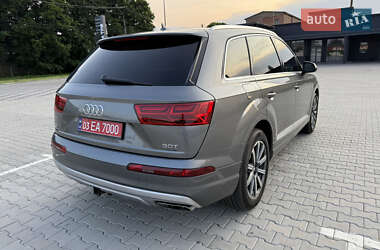 Позашляховик / Кросовер Audi Q7 2017 в 