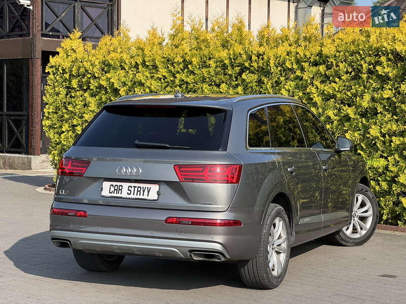 Внедорожник / Кроссовер Audi Q7 2017 в Стрые