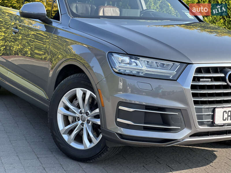 Внедорожник / Кроссовер Audi Q7 2017 в Стрые