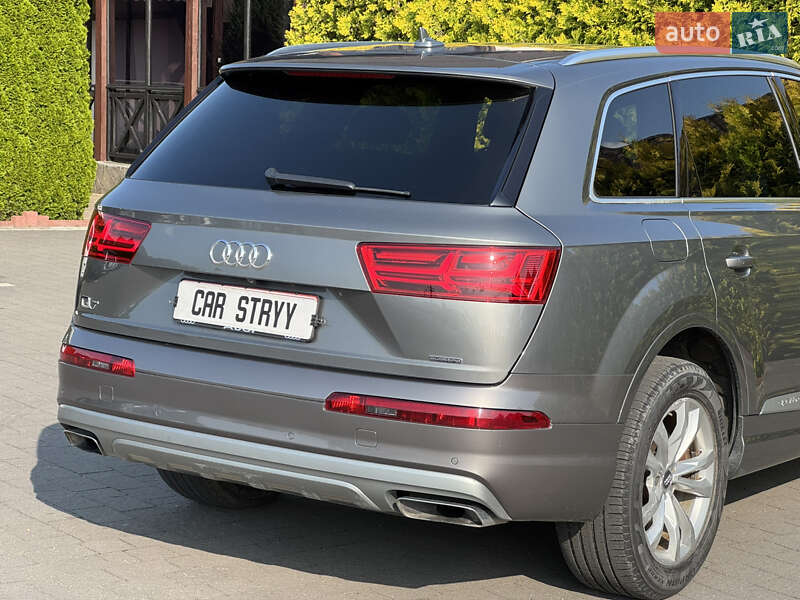 Внедорожник / Кроссовер Audi Q7 2017 в Стрые