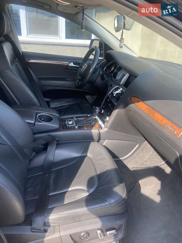 Внедорожник / Кроссовер Audi Q7 2015 в Черновцах