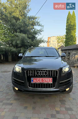 Позашляховик / Кросовер Audi Q7 2015 в 