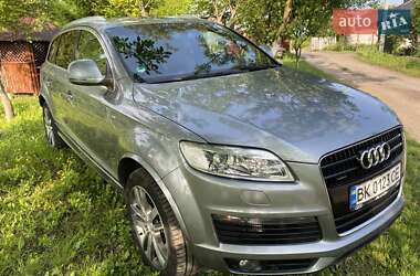 Позашляховик / Кросовер Audi Q7 2007 в 