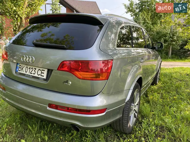 Внедорожник / Кроссовер Audi Q7 2007 в 