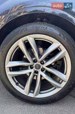 Внедорожник / Кроссовер Audi Q7 2015 в 