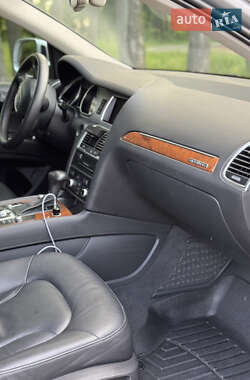 Внедорожник / Кроссовер Audi Q7 2013 в 
