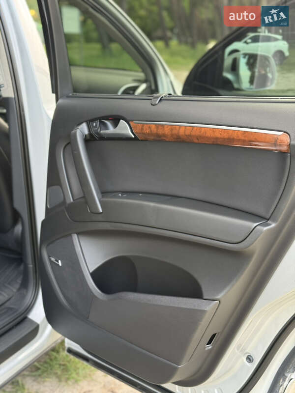 Позашляховик / Кросовер Audi Q7 2013 в Черкасах фото 27 Позашляховик / Кросовер Audi Q7 2013 в Черкасах