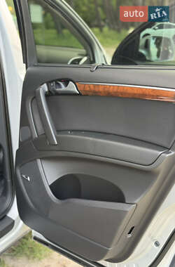 Внедорожник / Кроссовер Audi Q7 2013 в 