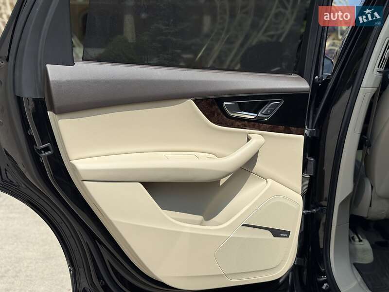 Внедорожник / Кроссовер Audi Q7 2018 в Жовкве