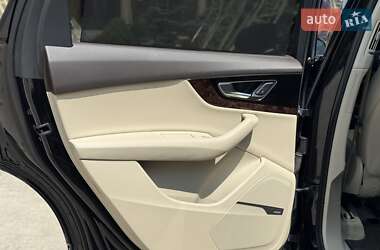 Внедорожник / Кроссовер Audi Q7 2018 в 