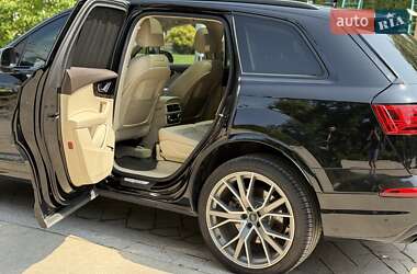 Внедорожник / Кроссовер Audi Q7 2018 в 