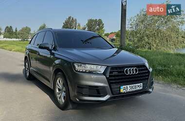 Позашляховик / Кросовер Audi Q7 2017 в 