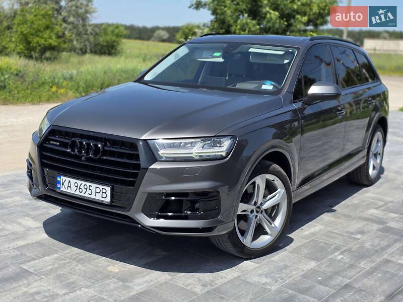 Внедорожник / Кроссовер Audi Q7 2019 в 