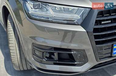 Внедорожник / Кроссовер Audi Q7 2019 в 