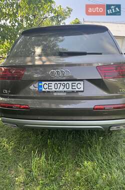 Внедорожник / Кроссовер Audi Q7 2017 в 
