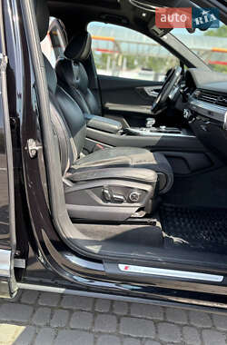 Внедорожник / Кроссовер Audi Q7 2015 в 