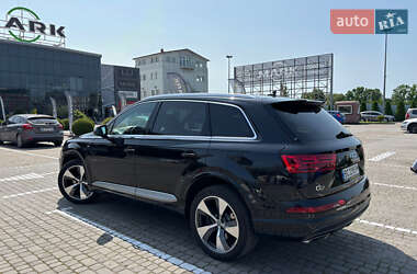 Внедорожник / Кроссовер Audi Q7 2015 в 