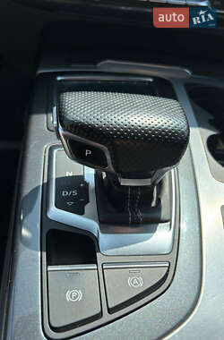 Внедорожник / Кроссовер Audi Q7 2015 в 
