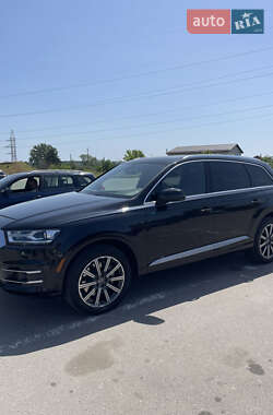 Внедорожник / Кроссовер Audi Q7 2016 в 