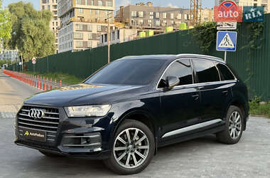 Внедорожник / Кроссовер Audi Q7 2017 в 