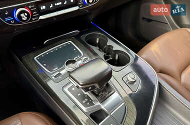 Внедорожник / Кроссовер Audi Q7 2017 в 