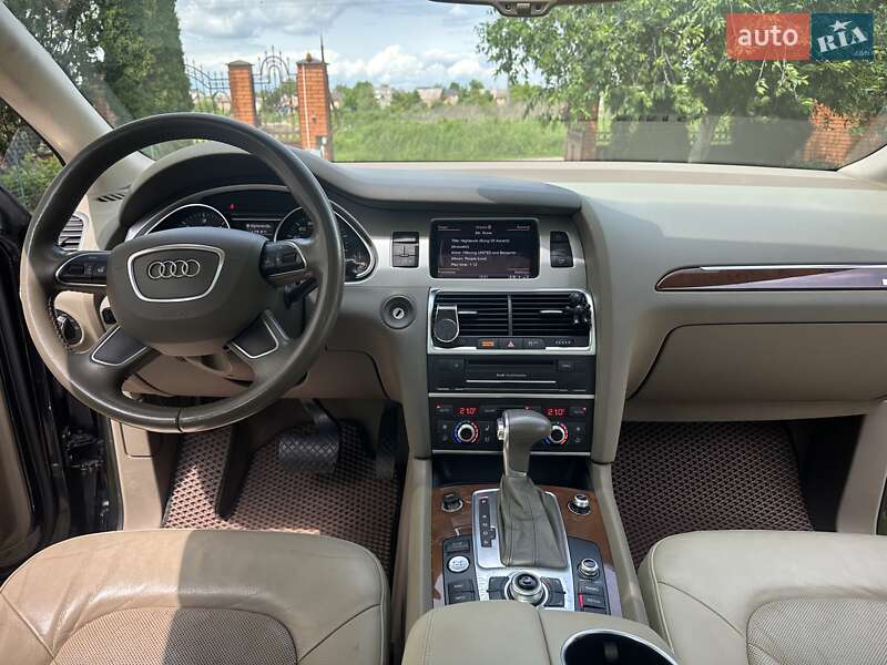 Позашляховик / Кросовер Audi Q7 2012 в Луцьку