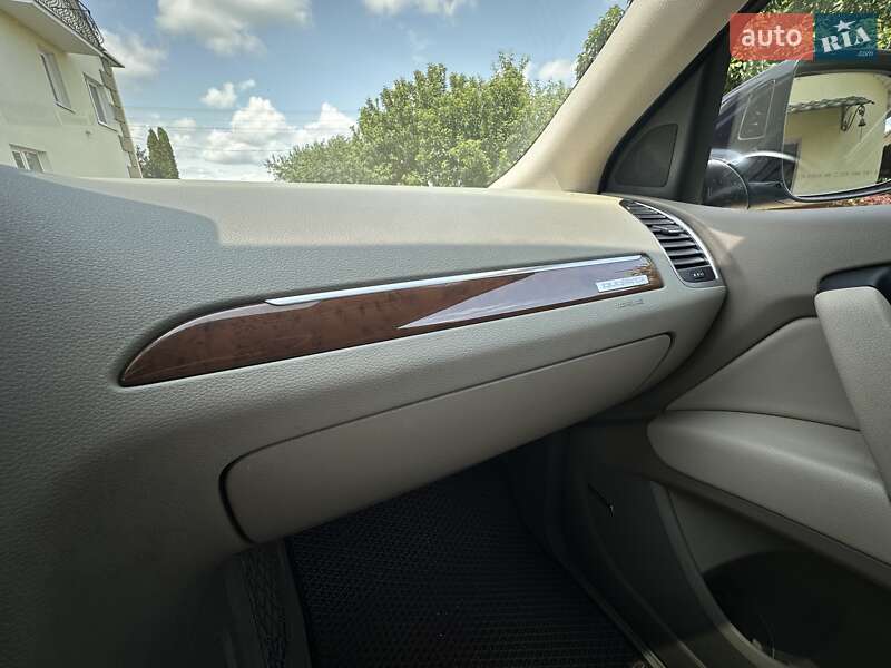 Позашляховик / Кросовер Audi Q7 2012 в Луцьку