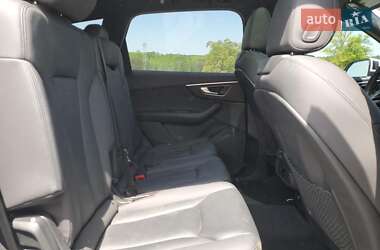 Внедорожник / Кроссовер Audi Q7 2021 в 