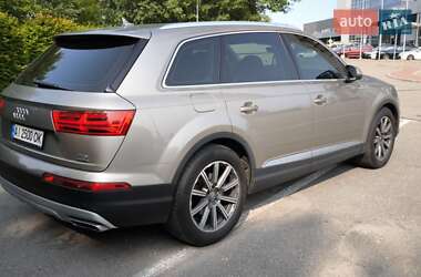 Позашляховик / Кросовер Audi Q7 2015 в 