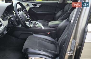 Позашляховик / Кросовер Audi Q7 2015 в 