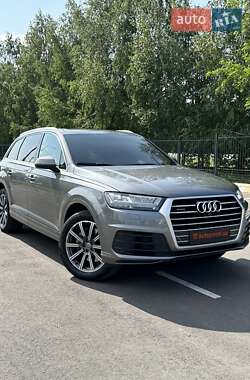 Внедорожник / Кроссовер Audi Q7 2016 в 