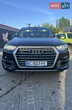 Позашляховик / Кросовер Audi Q7 2017 в Львові