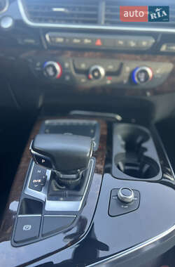 Внедорожник / Кроссовер Audi Q7 2017 в 