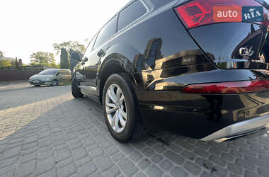 Внедорожник / Кроссовер Audi Q7 2017 в 