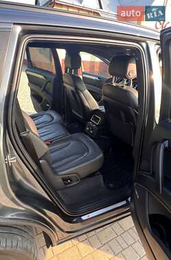 Внедорожник / Кроссовер Audi Q7 2013 в 