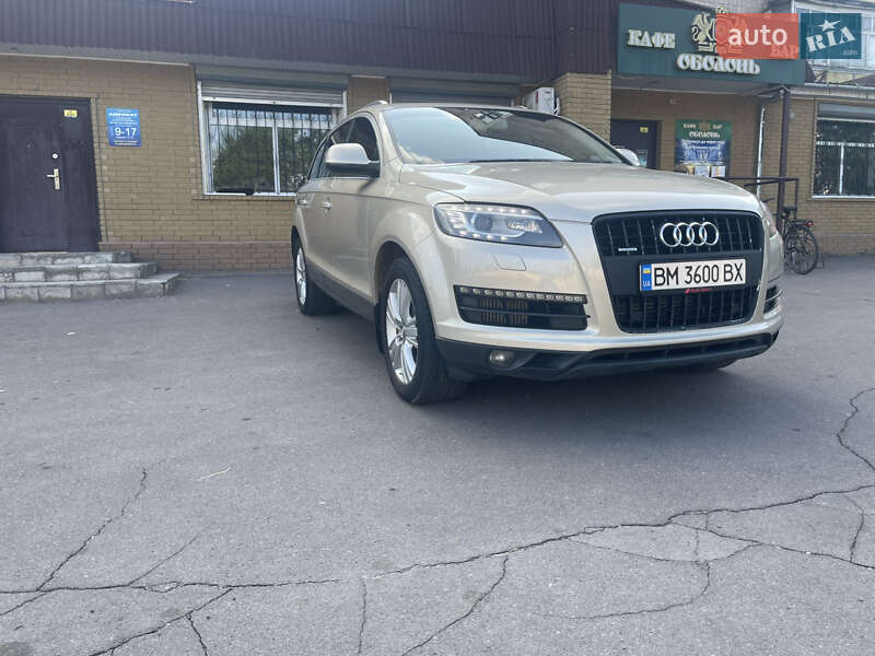 Позашляховик / Кросовер Audi Q7 2012 в Конотопі