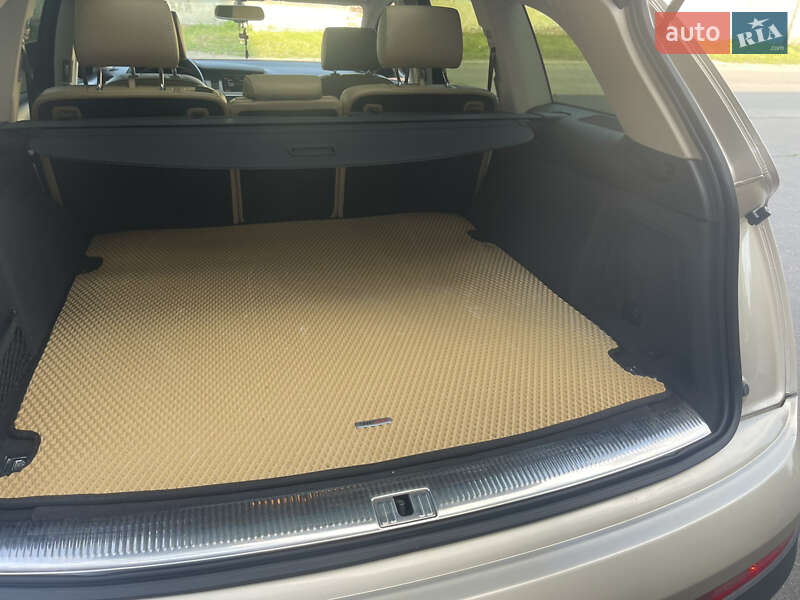 Позашляховик / Кросовер Audi Q7 2012 в Конотопі